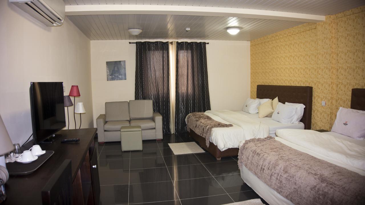 M Suites Hotel Akra Zewnętrze zdjęcie